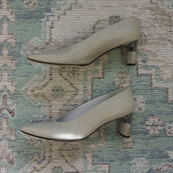 Vintage Stuart Weitzman Heels - Picture 3 of 10